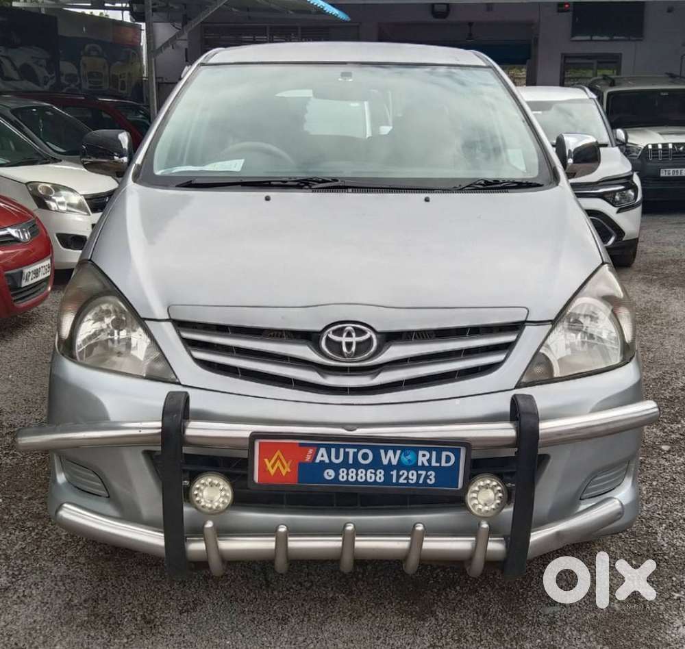 Toyota Innova 2.5 G (diesel) 8 Seater, 2011, Diesel