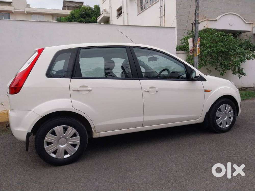 Ford Figo 2010-2012 Petrol Zxi, 2011, Diesel