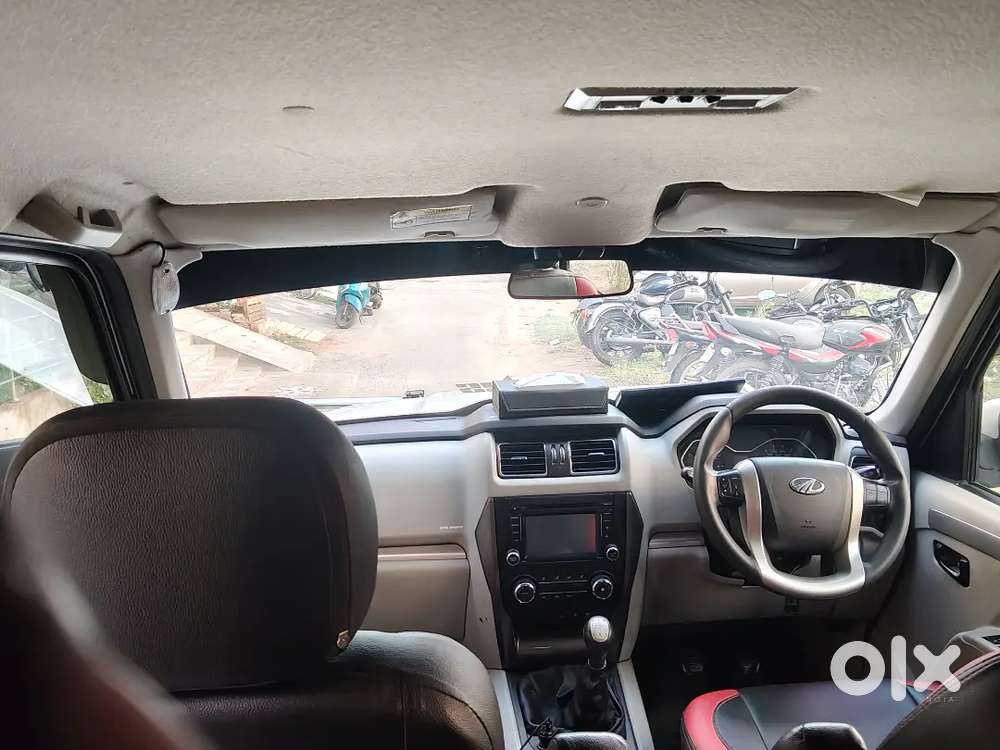 Mahindra Scorpio S10