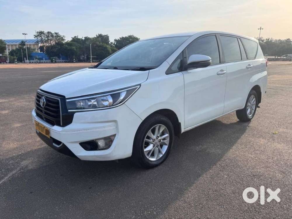 Toyota Innova Crysta 2.4 G Mt, 2023, Diesel