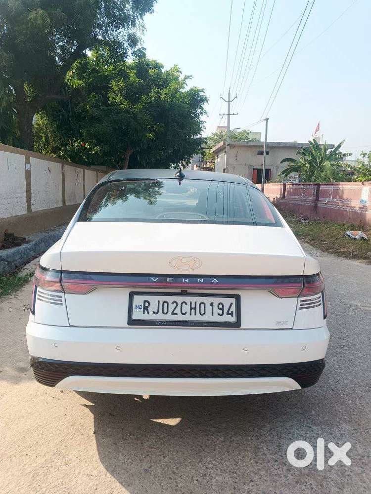 Hyundai Verna Sx 1.5 Petrol Ivt, 2023, Petrol