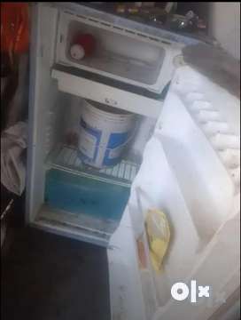 Cheap second hand on sale fridge freezer