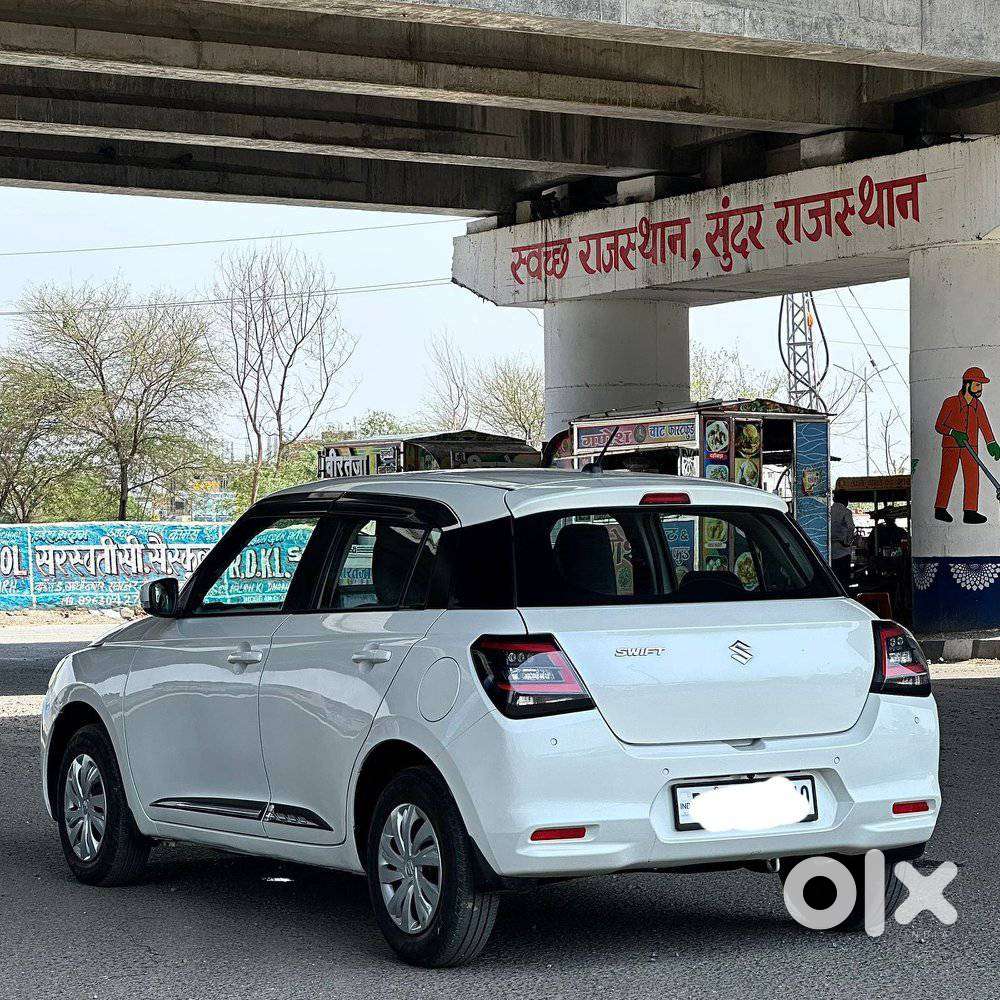 Maruti Suzuki Swift Vxi + Manual, 2025, Petrol