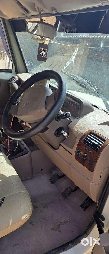 Mahindra Bolero Neo 2015