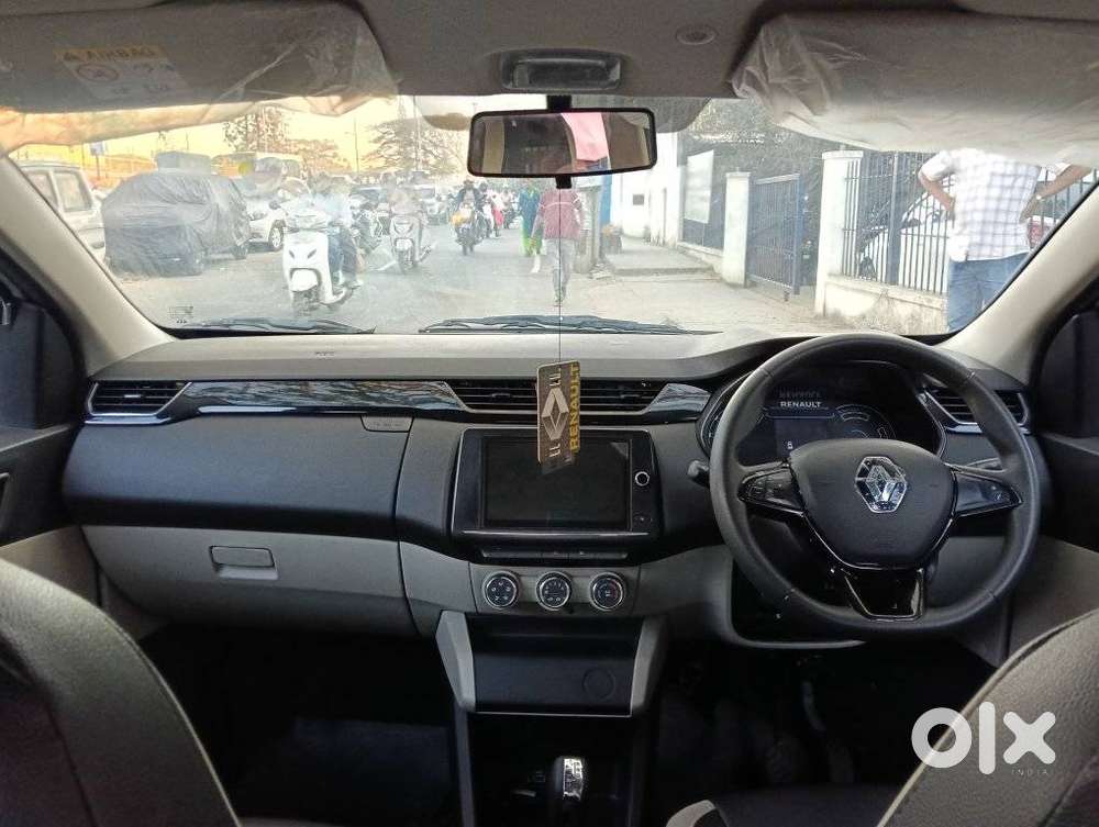 Renault Triber Rxt, 2022, Petrol