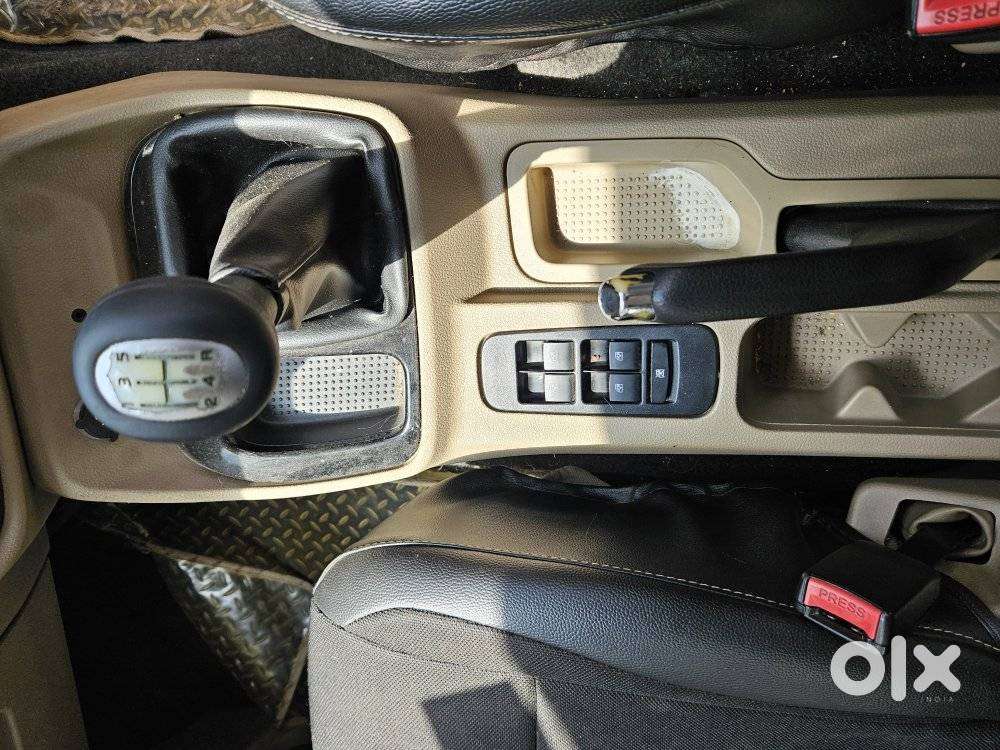 Mahindra Tuv 300 T8, 2016, Diesel