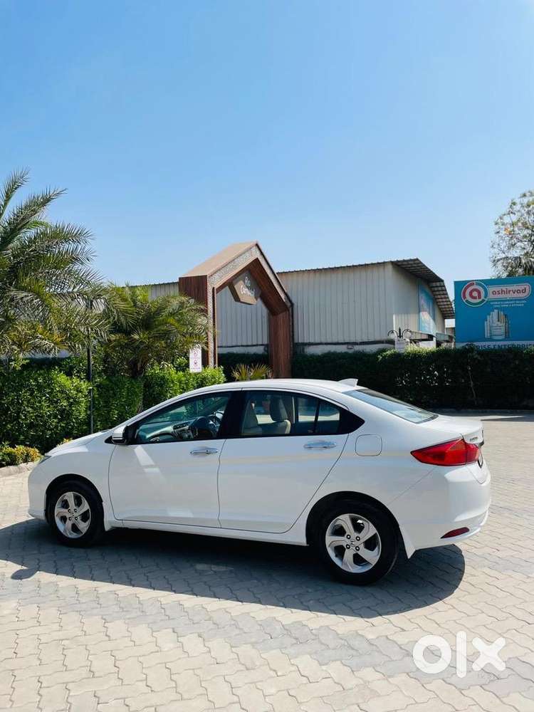 Honda City Zx 2015 Cng & Hybrids Well Maintained