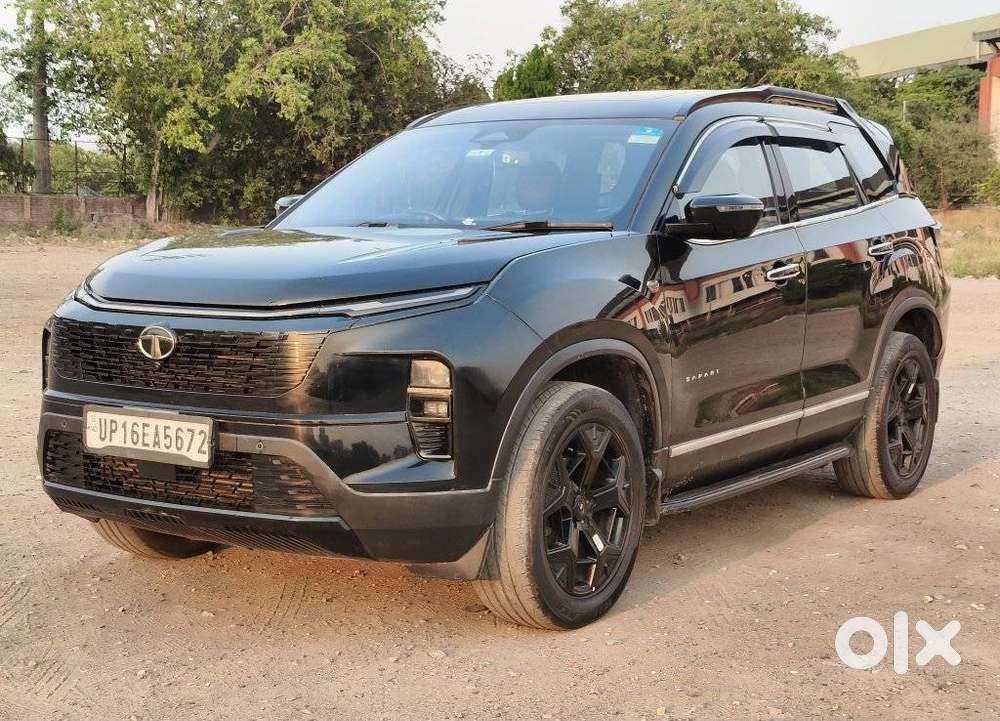 Tata Safari Accomplished Dark Edition, 2023, Diesel