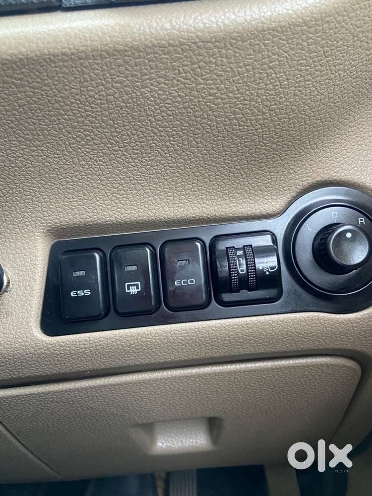 Mahindra Tuv 300 2017