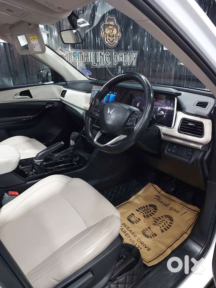 Mahindra Xuv700 2.0 Ax 5 Petrol At Str, 2024, Petrol
