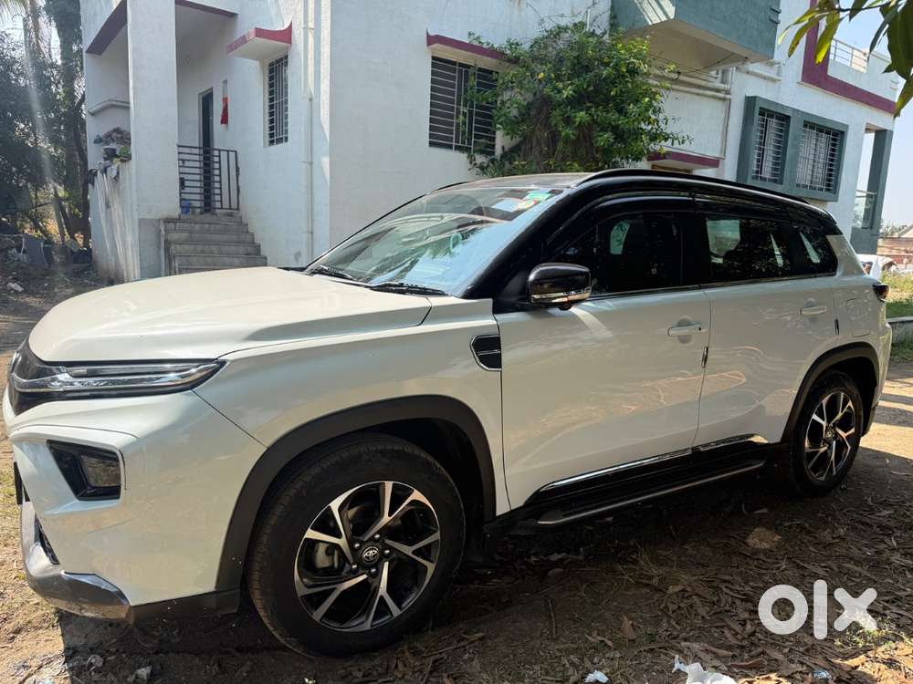 Mildhybrid Top Model With Panaromic Sunroof , Automatic Gear Transmis