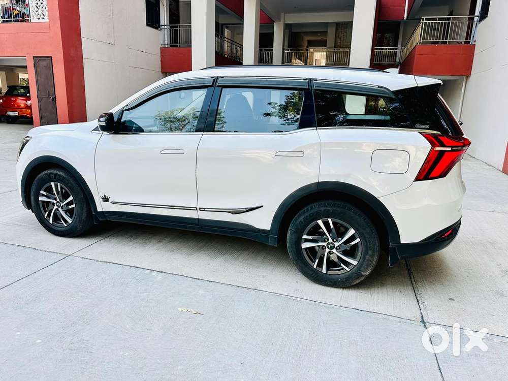 Mahindra Xuv700 2.0 Ax 5 Petrol Mt 7 Str, 2022, Petrol