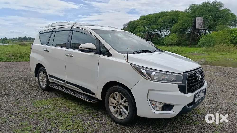 Toyota Innova Crysta 2016 Diesel Well Maintained Dec Ka Model Hai