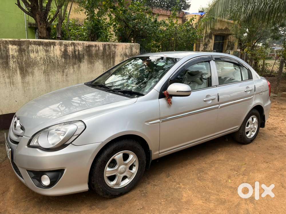 Hyundai Verna 2010 Petrol Well Maintained