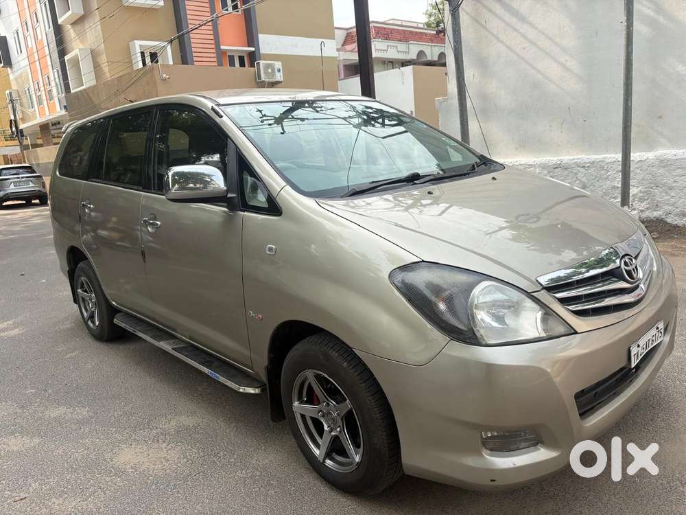 Toyota Innova 2.5 V 7 Str, 2011, Diesel