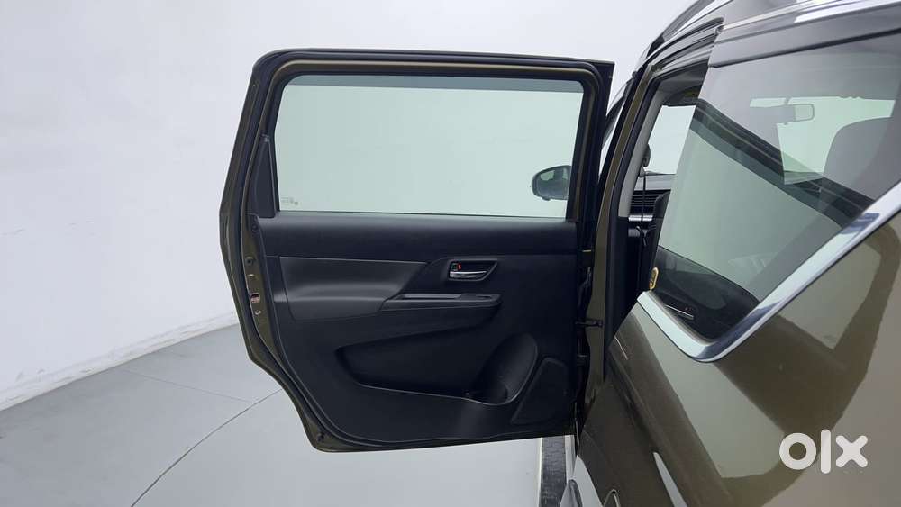 Maruti Suzuki Xl6 1.5 Alpha Plus At, 2022, Petrol