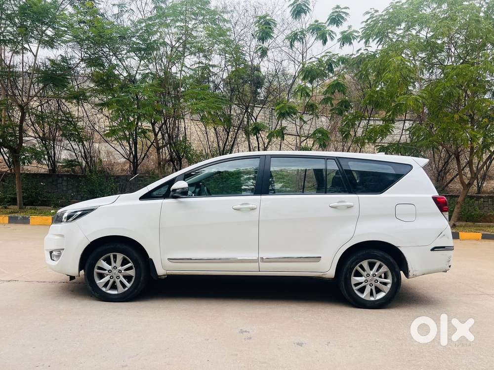 Toyota Innova Crysta 2.4 Gx Mt, 2023, Diesel