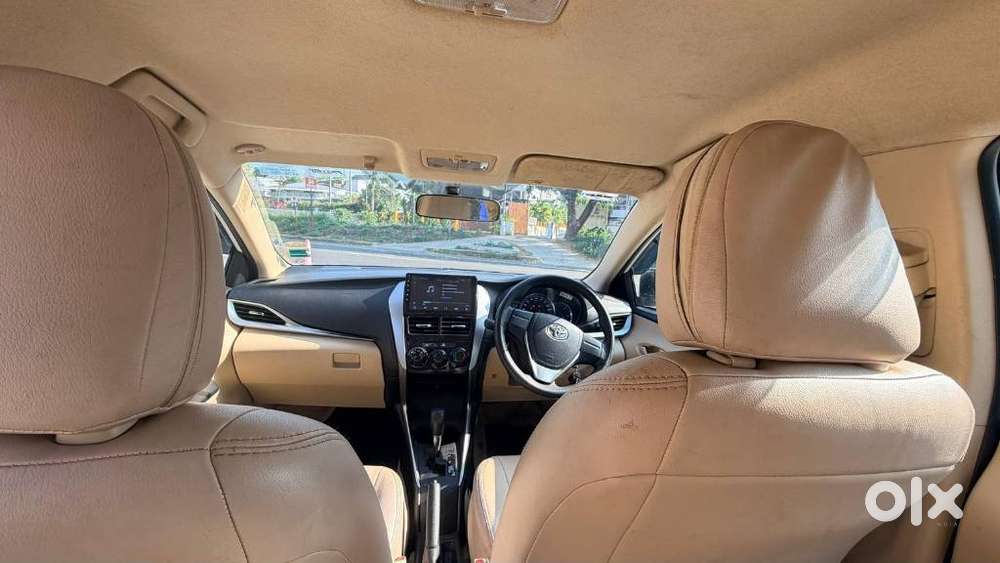 Toyota Yaris J Cvt, 2021, Petrol