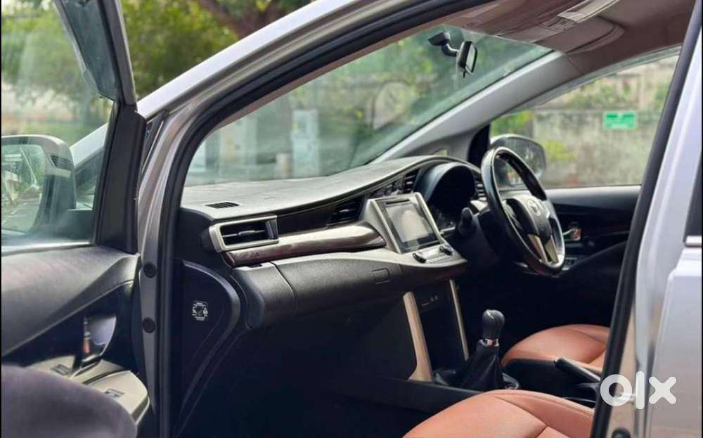 Toyota Innova Crysta 2.8 Zx At, 2016, Petrol