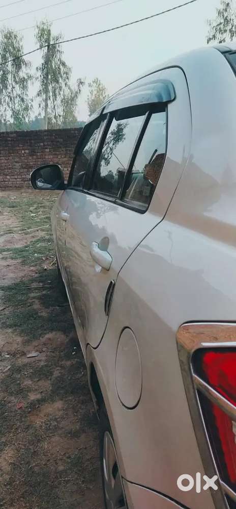 Maruti Suzuki Swift Dzire Price: ₹2,90,000