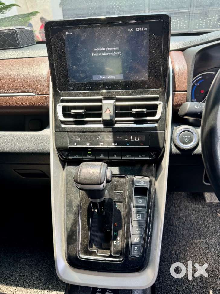 Toyota Innova Hycross 2.0 Vx (o) Hybrid 8 Str, 2023, Cng & Hybrids