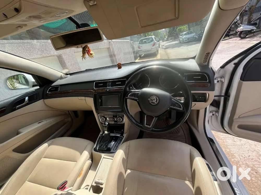 Skoda Superb 2015 Petrol 48000 Km Driven