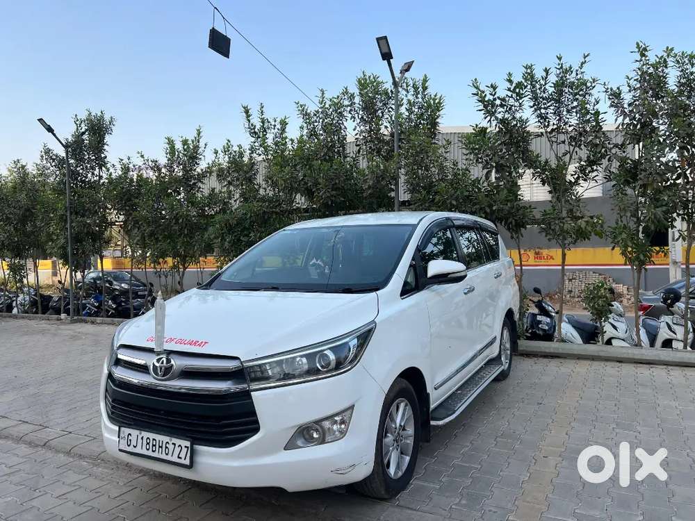 1640000 Price Of Innova Crysta