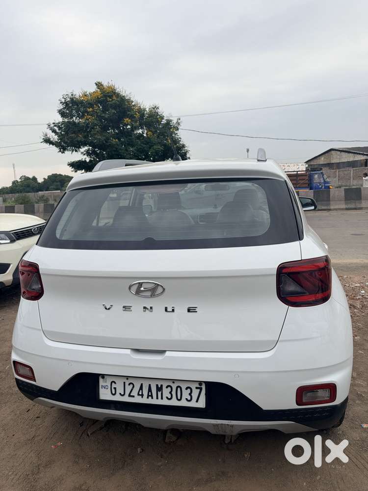 Hyundai Venue 1.2 S (o), 2020, Cng & Hybrids