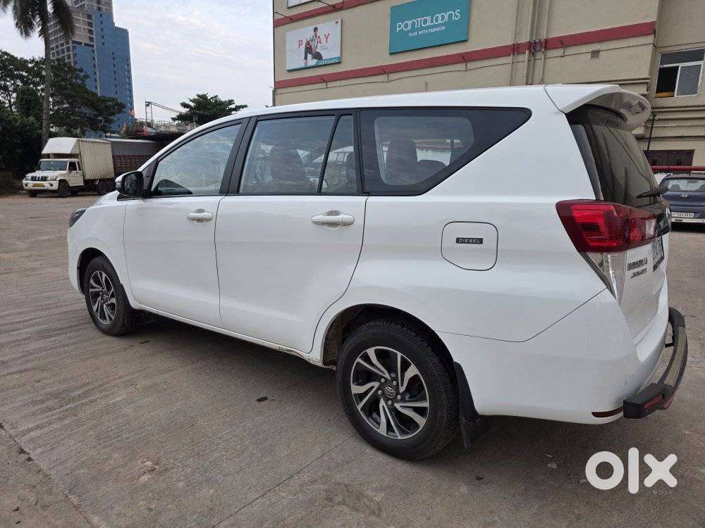 Toyota Innova Crysta 2.4 G Mt 8s, 2023, Diesel