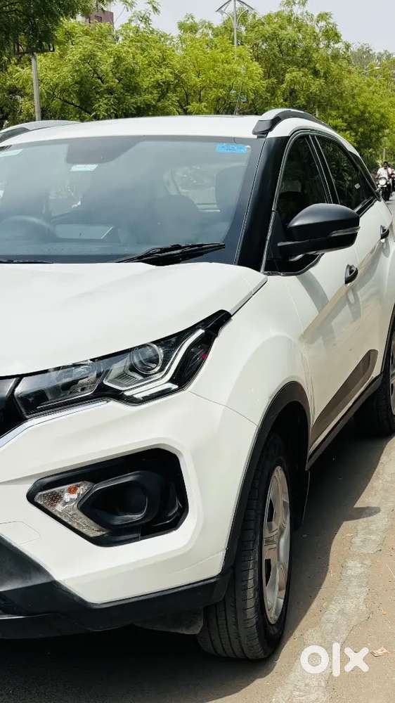 Tata Nexon Xms With Sunroof