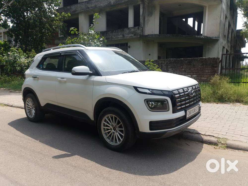 Hyundai Venue 1.2 S (o), 2023, Petrol