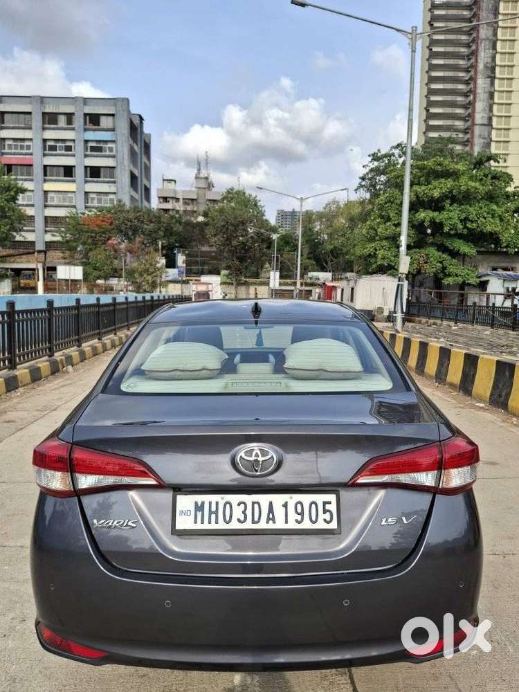 Toyota Yaris V Cvt, 2018, Petrol