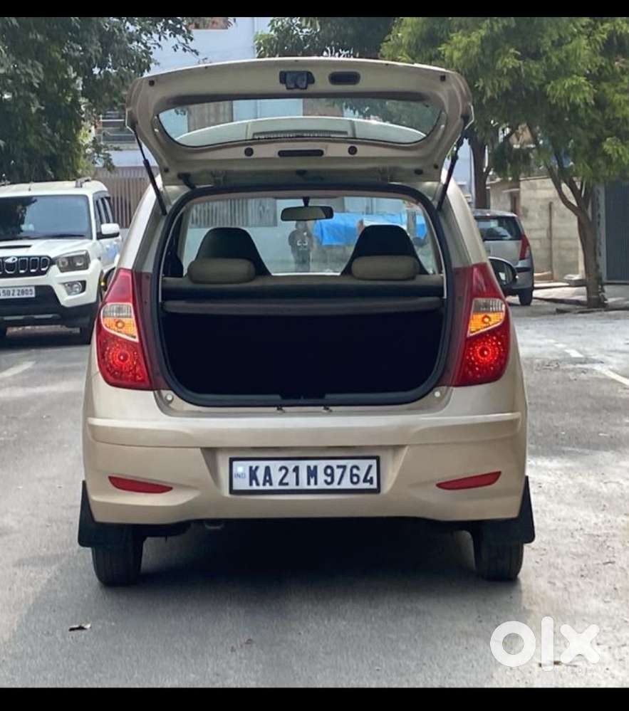 Hyundai I10 Sportz At, 2011, Petrol