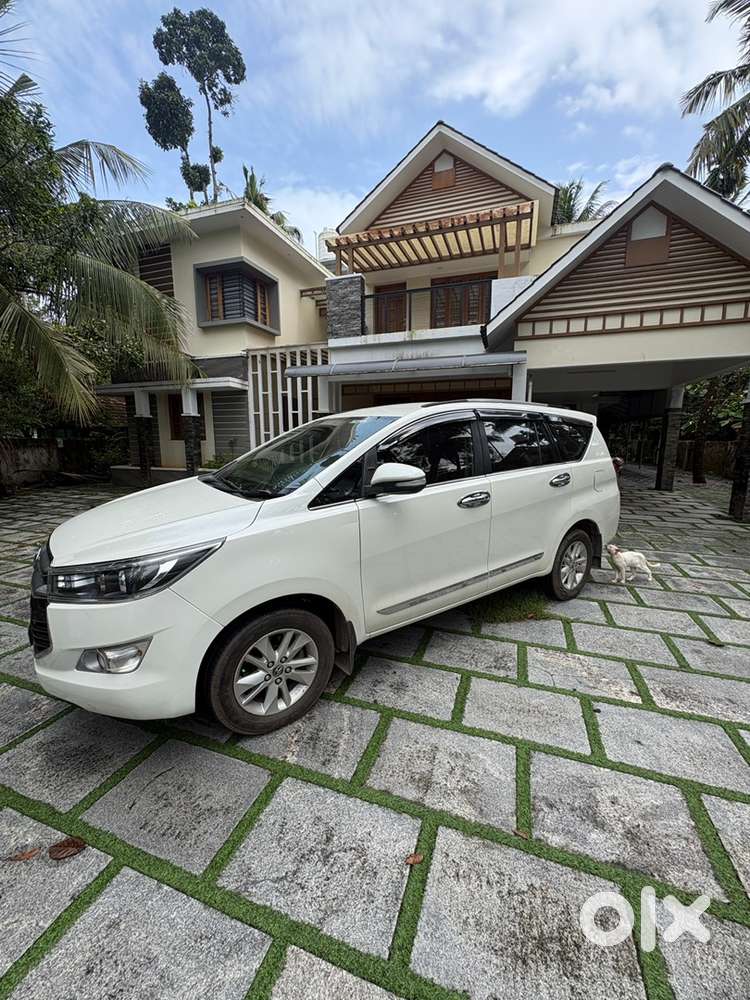 Toyota Innova Crysta 2016