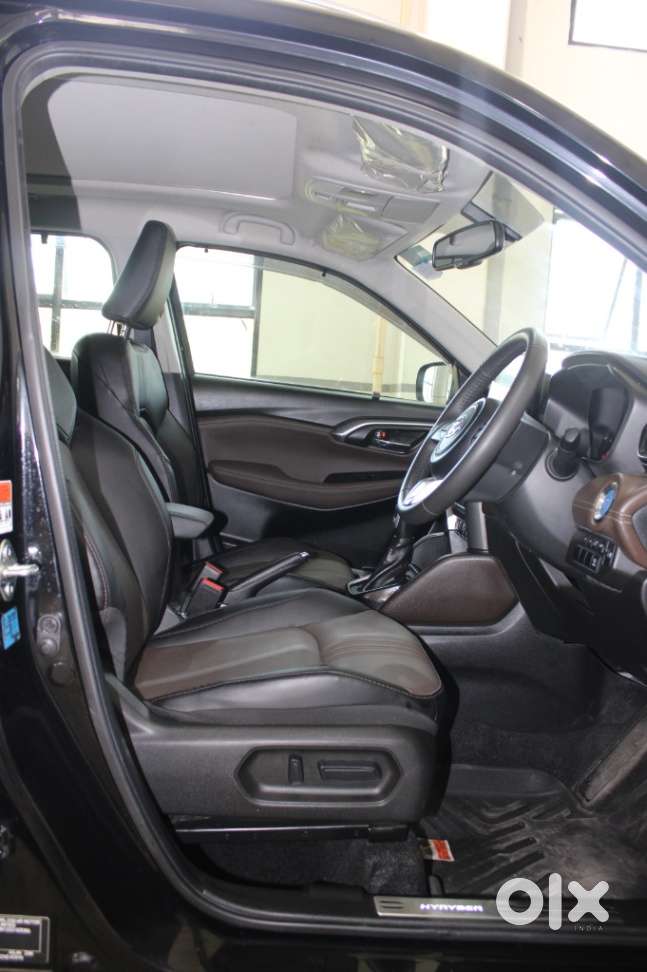 Toyota Urban Cruiser Hyryder 1.5 V Hybrid, 2025, Petrol