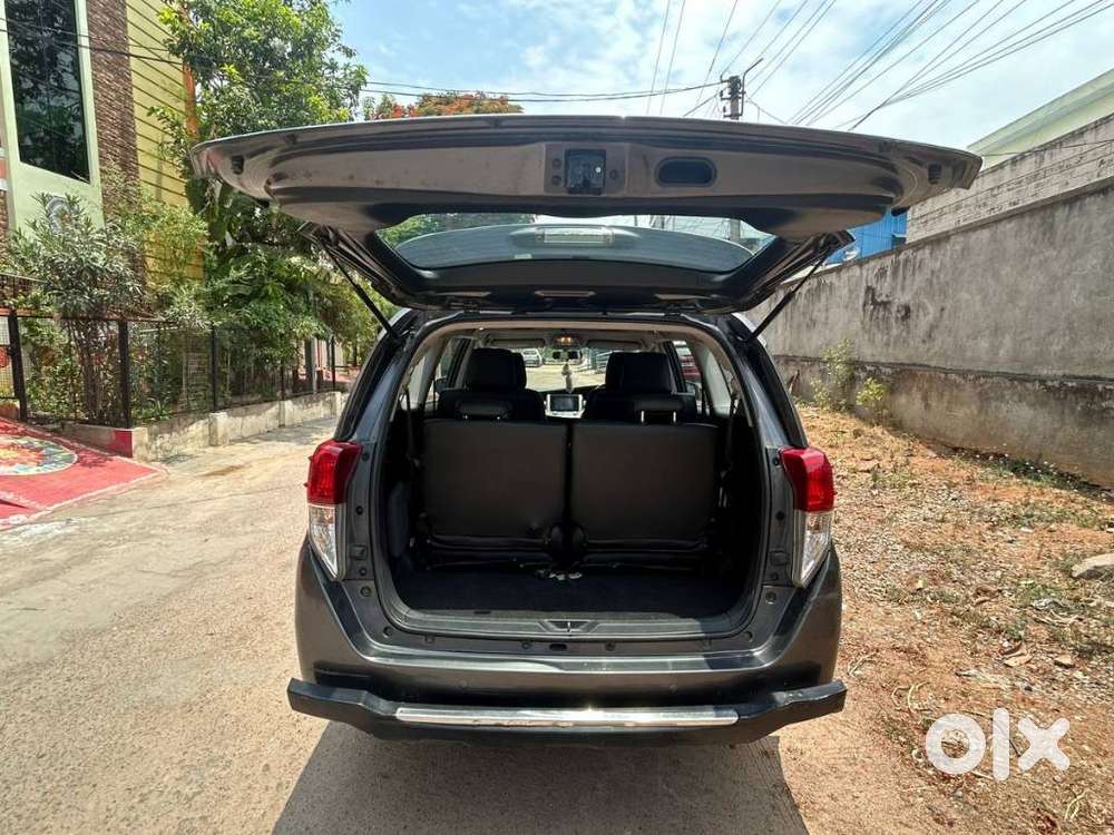 Toyota Innova Crysta 2.4 V, 2016, Diesel