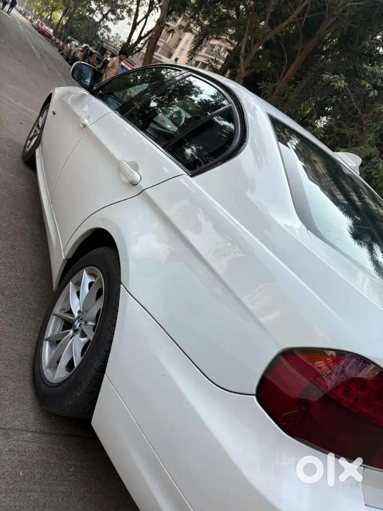 Bmw 320i 2010  White Beast