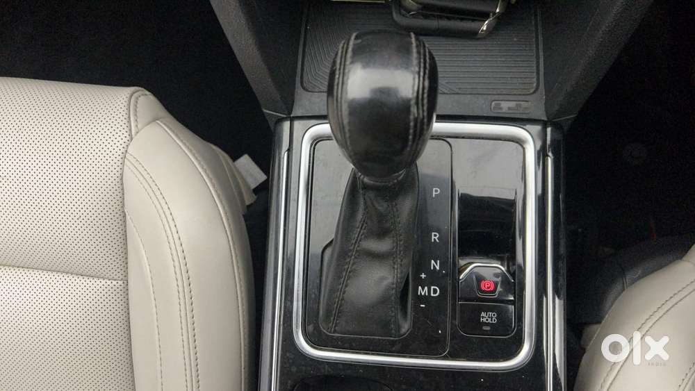 Mahindra Xuv700 2.0 Ax 7 Petrol At Luxury Pack Str, 2021, Petrol