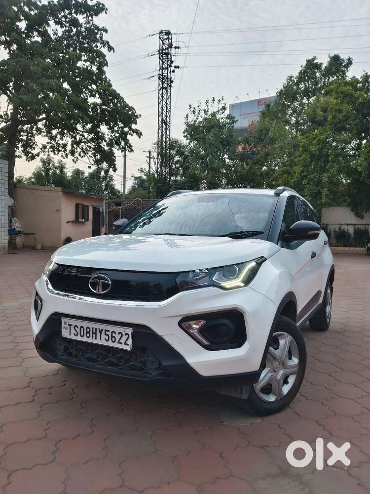 Tata Nexon 1.5 Revotorq Xma Amt, 2022, Petrol