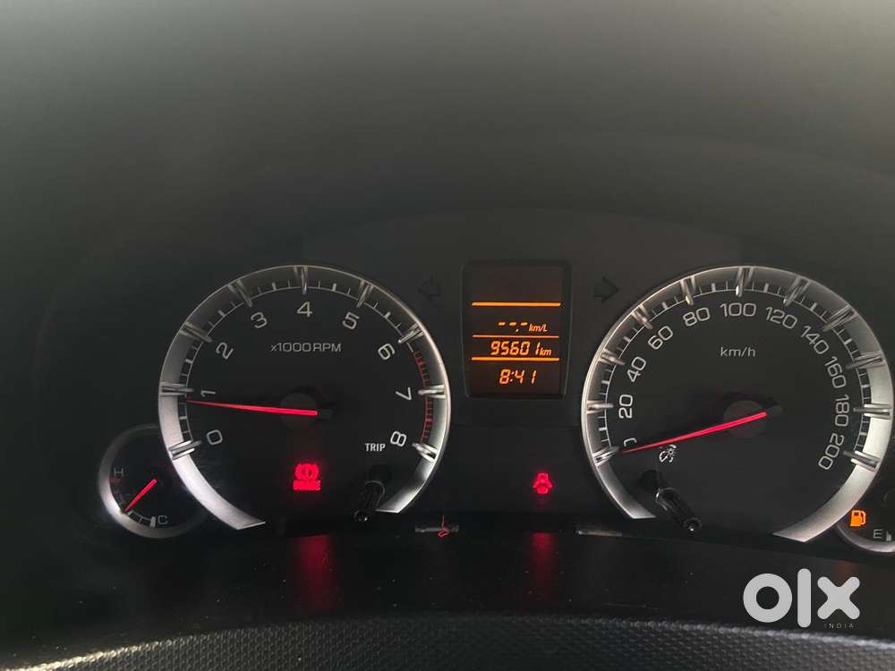 Maruti Suzuki Swift Vxi 1.2 Abs Bs-iv, 2016, Petrol