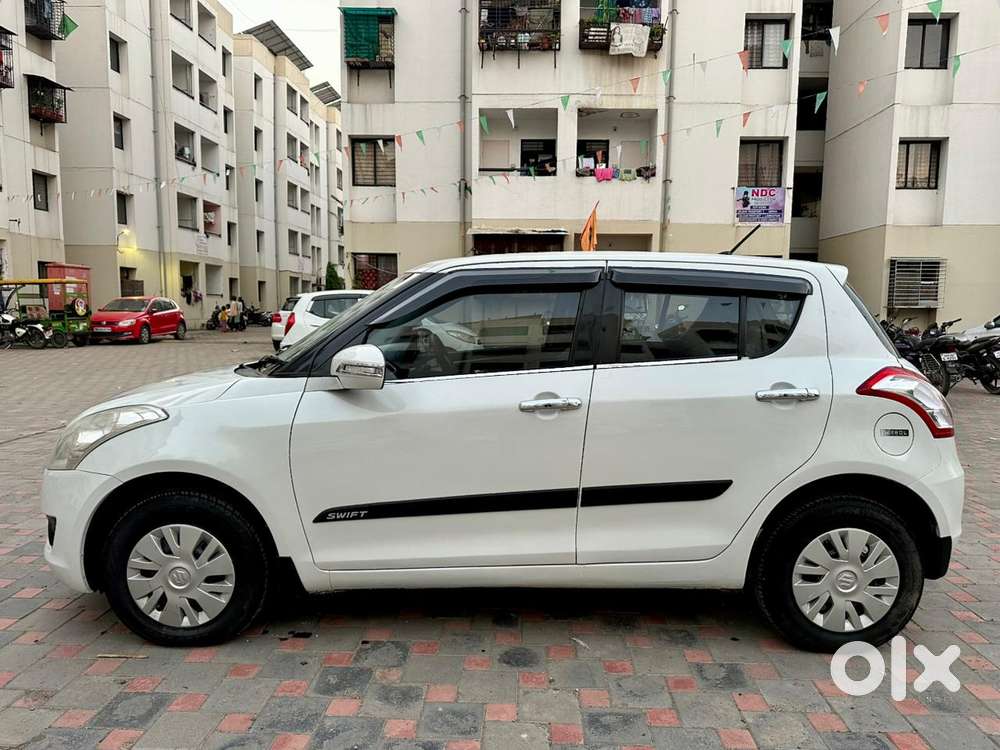 Maruti Suzuki Swift Vxi + Manual, 2012, Petrol