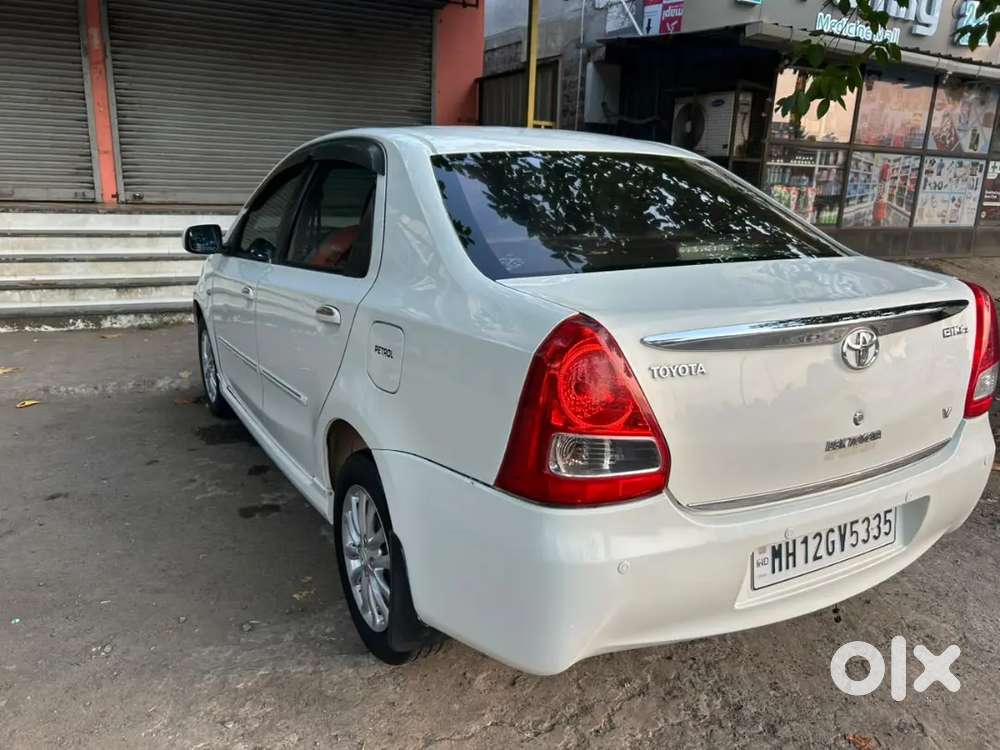 Toyota Etios 1.5 V 2011