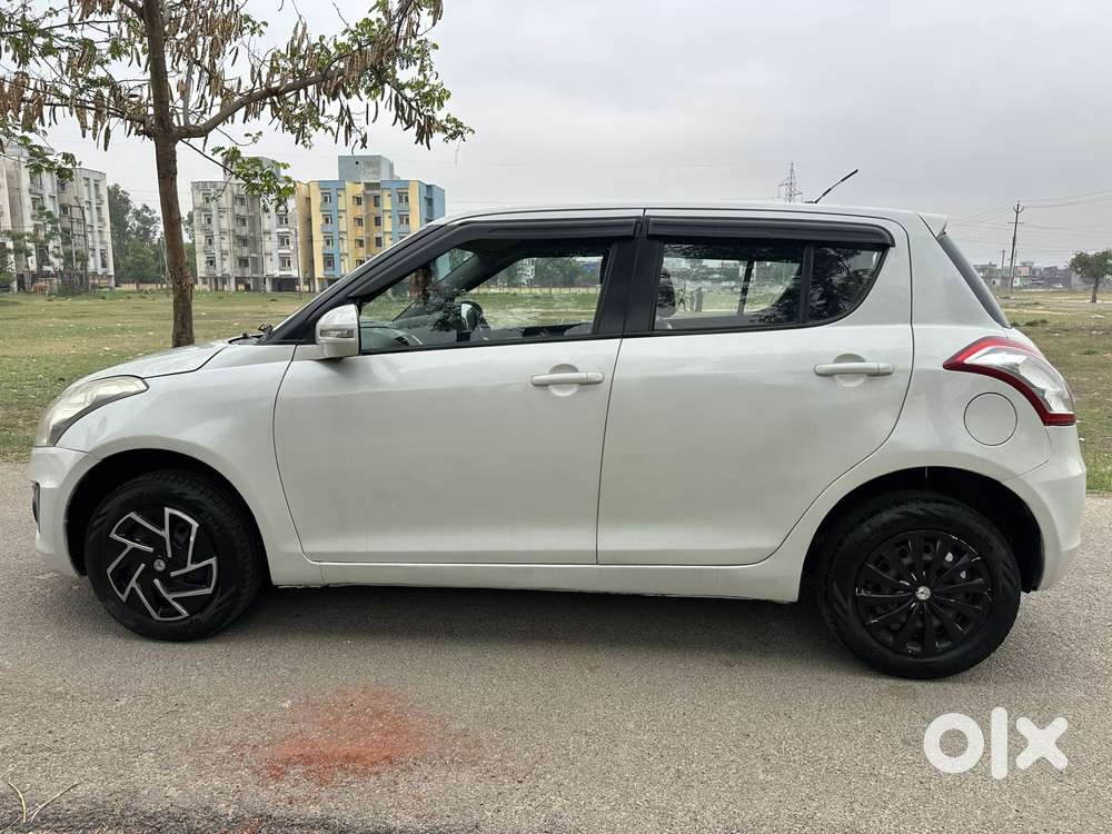 Maruti Suzuki Swift Vxi 1.2 Abs Bs-iv, 2015, Petrol
