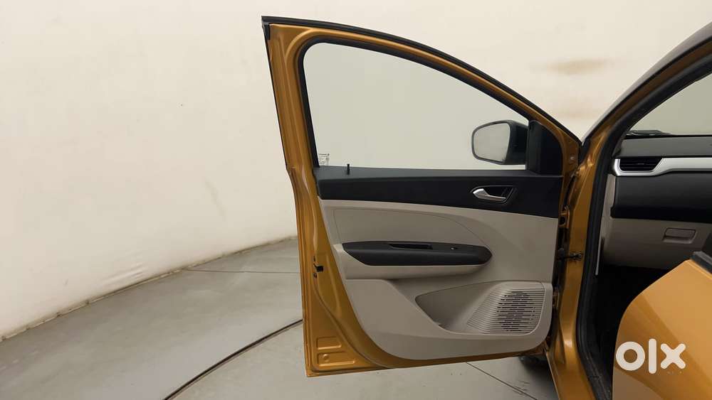 Renault Triber 1.0 Rxz Dual Tone, 2022, Petrol