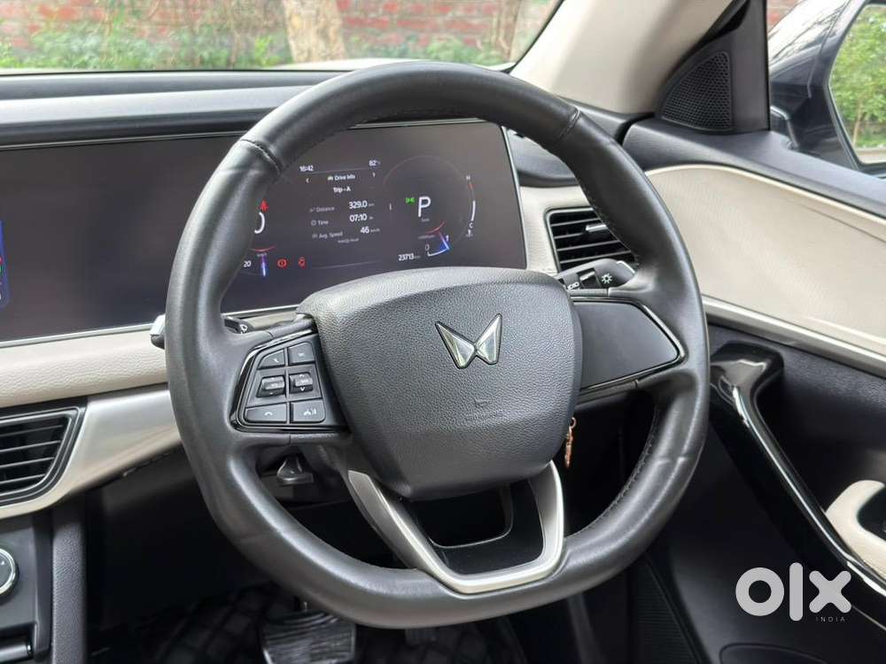 2022 Mahindra Xuv700 Ax5 Automatic