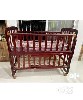 Baby wooden 2025 cradle olx