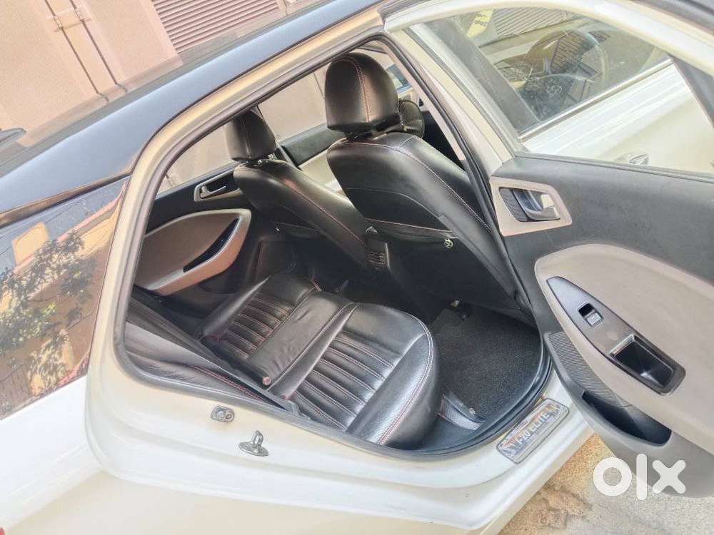 Hyundai I20 Asta (o) 1.2 Mt Dual Tone, 2018, Petrol