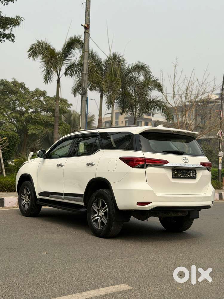 Toyota Fortuner 4x2 At 2.7 Petrol, 2020, Petrol
