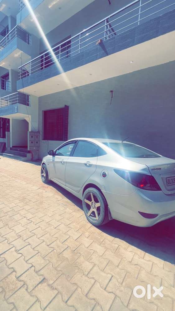 Hyundai Fluidic Verna 2011