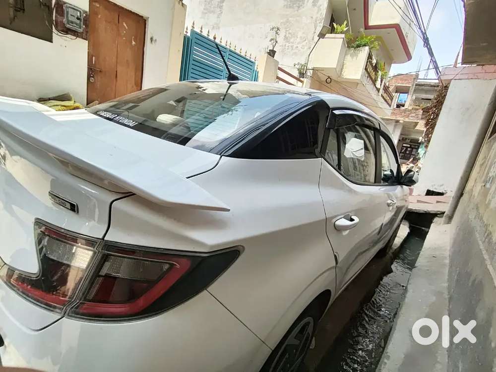 Hyundai Aura 2025 Cng & Hybrids 11070 Km Driven